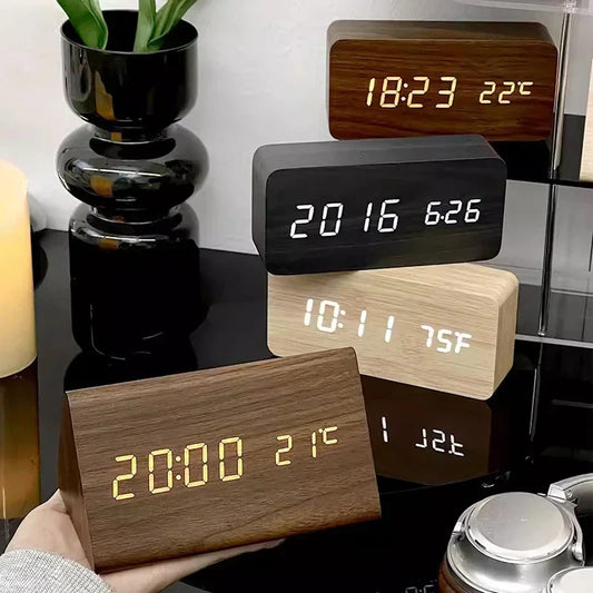 Réveil digital en bois - affichage LED, commande vocale, luminosité réglable
