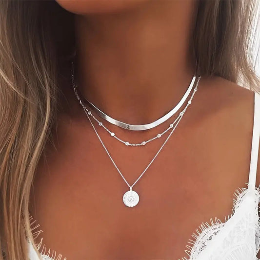 Ella | Collier pour femmes en métal plaqué or 18k