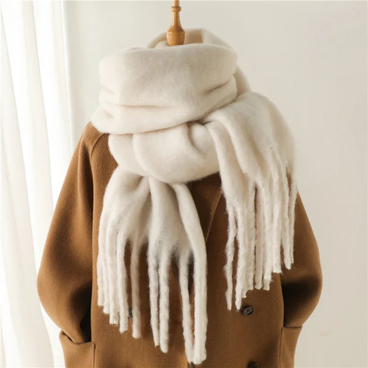 Luxueuse écharpe en cachemire pour femmes avec de gros pompons pour le style et le confort de l'hiver
