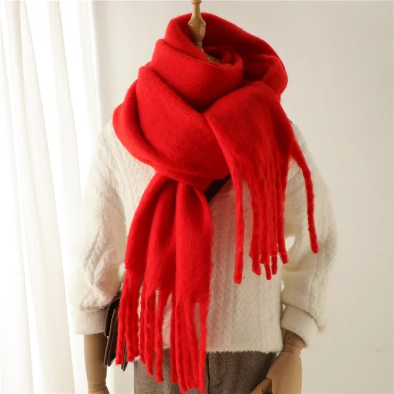 Luxueuse écharpe en cachemire pour femmes avec de gros pompons pour le style et le confort de l'hiver