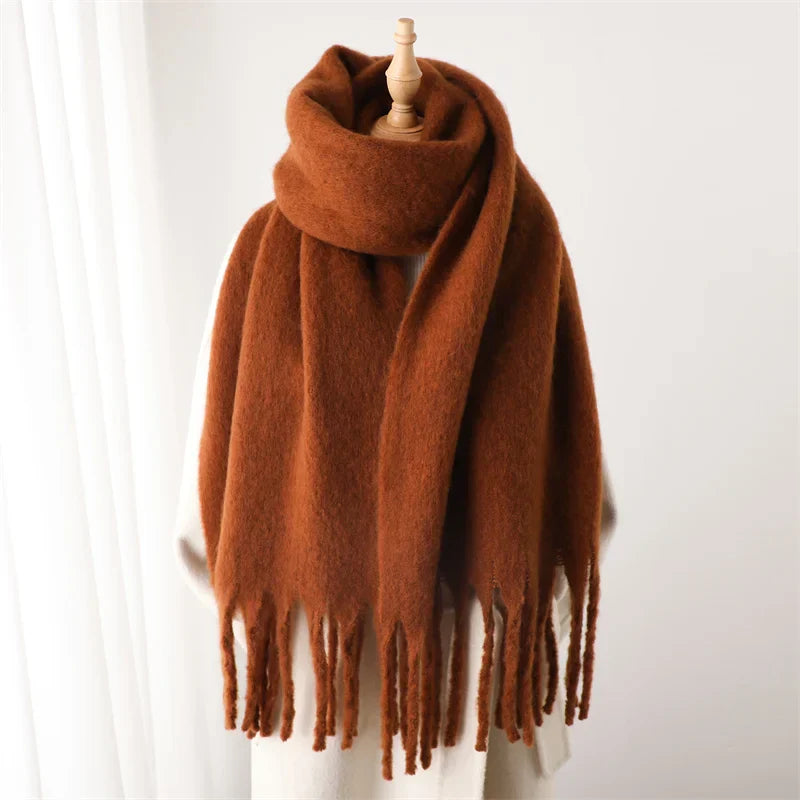 Luxueuse écharpe en cachemire pour femmes avec de gros pompons pour le style et le confort de l'hiver