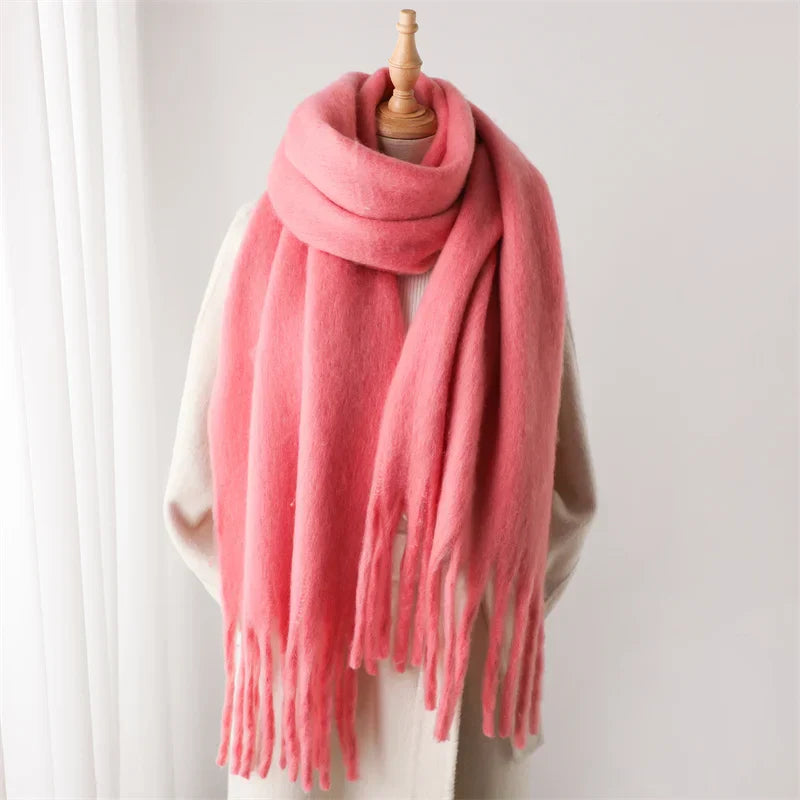 Luxueuse écharpe en cachemire pour femmes avec de gros pompons pour le style et le confort de l'hiver