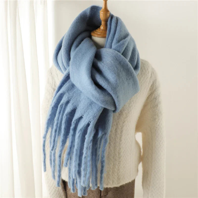 Luxueuse écharpe en cachemire pour femmes avec de gros pompons pour le style et le confort de l'hiver