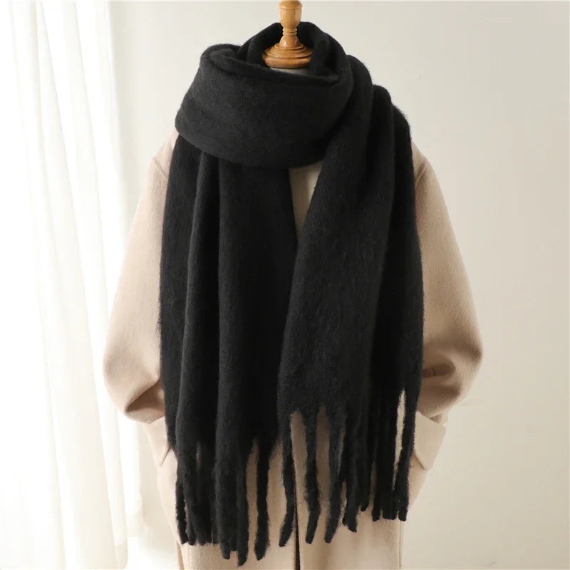Luxueuse écharpe en cachemire pour femmes avec de gros pompons pour le style et le confort de l'hiver