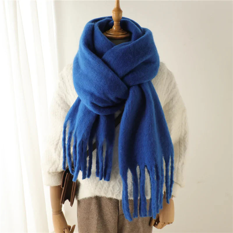 Luxueuse écharpe en cachemire pour femmes avec de gros pompons pour le style et le confort de l'hiver