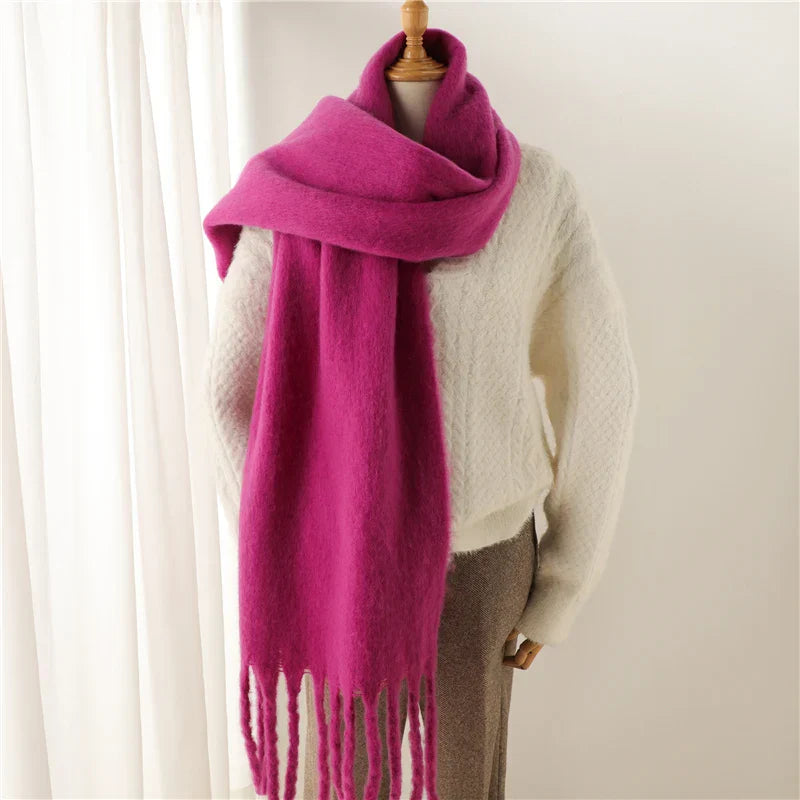 Luxueuse écharpe en cachemire pour femmes avec de gros pompons pour le style et le confort de l'hiver