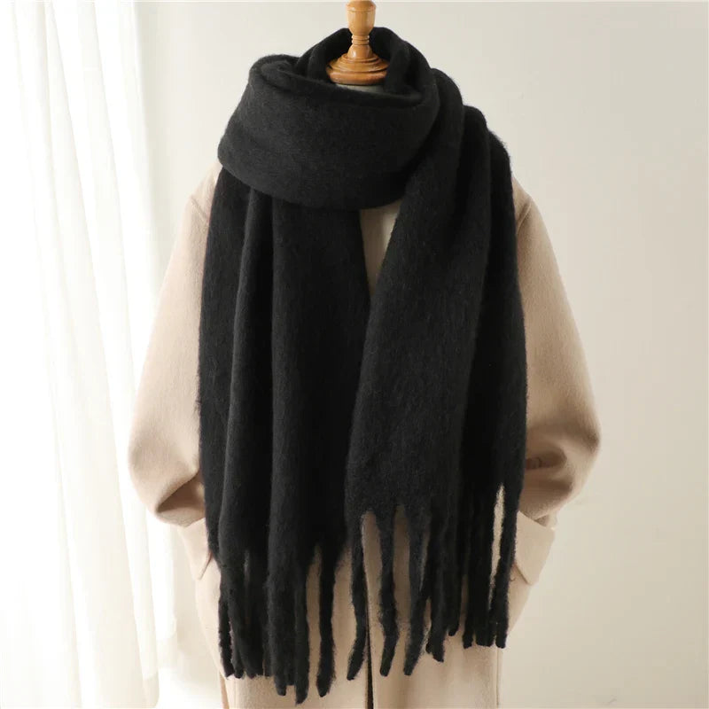 Luxueuse écharpe en cachemire pour femmes avec de gros pompons pour le style et le confort de l'hiver