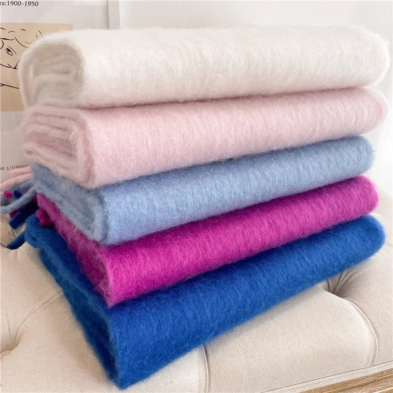 Luxueuse écharpe en cachemire pour femmes avec de gros pompons pour le style et le confort de l'hiver