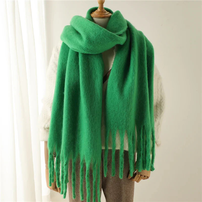 Luxueuse écharpe en cachemire pour femmes avec de gros pompons pour le style et le confort de l'hiver