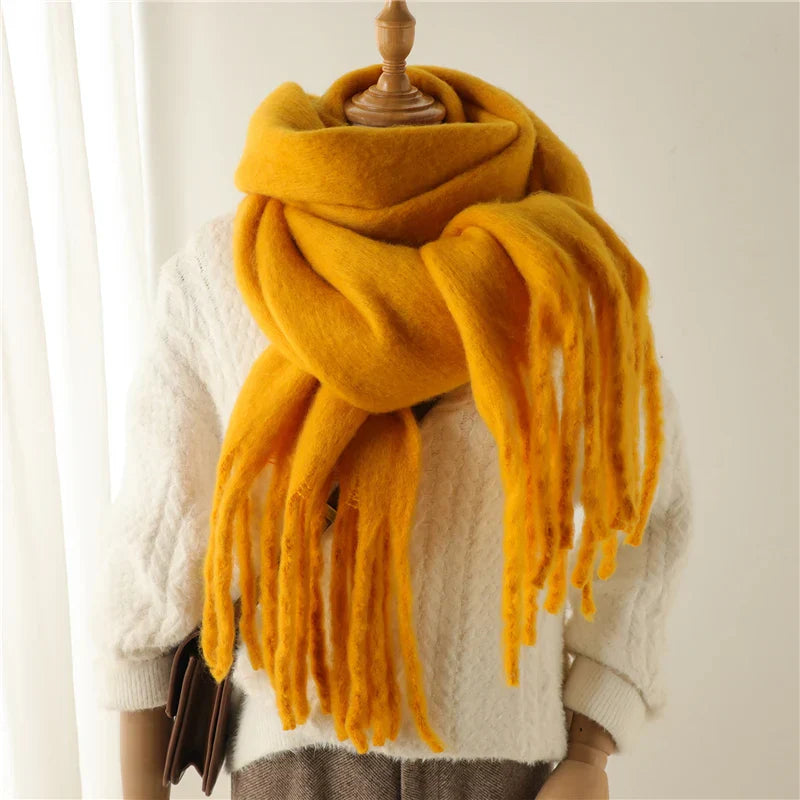 Luxueuse écharpe en cachemire pour femmes avec de gros pompons pour le style et le confort de l'hiver