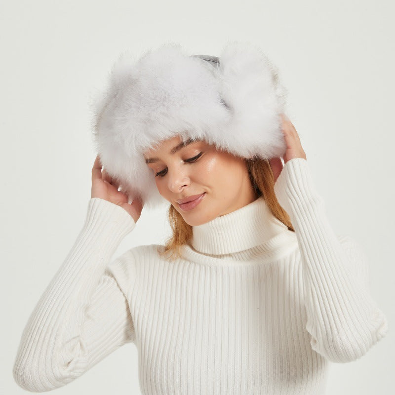 Fluffy vinterhue til damer med dyreører og voluminøst design