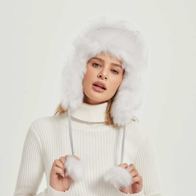 Fluffy vinterhue til damer med dyreører og voluminøst design