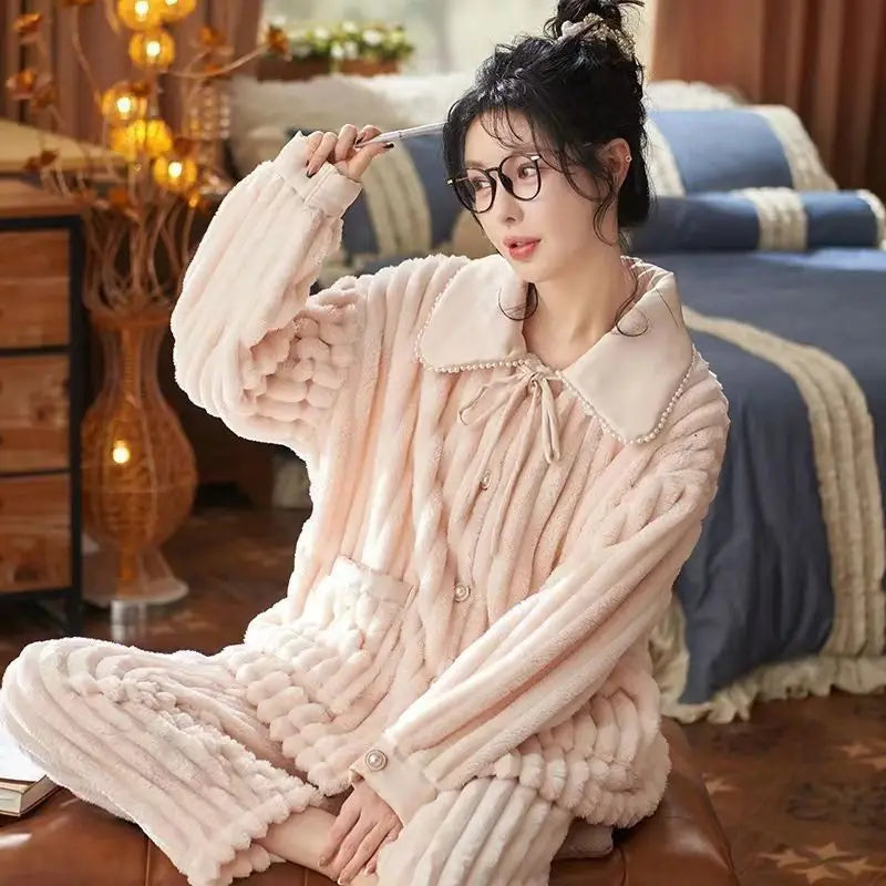 Varm, stilfuld flannel-pyjamas - Nika