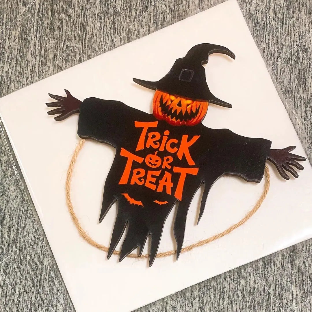 2D Halloween cedule ze dřeva s Trick-or-Treat