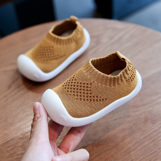 Slip-on boty pro miminka a děti s měkkými, prodyšnými a protiskluzovými podrážkami