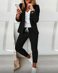 Valor | Form-fitting blazer and comfortable drawstring trousers