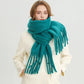 Luxueuse écharpe en cachemire pour femmes avec de gros pompons pour le style et le confort de l'hiver