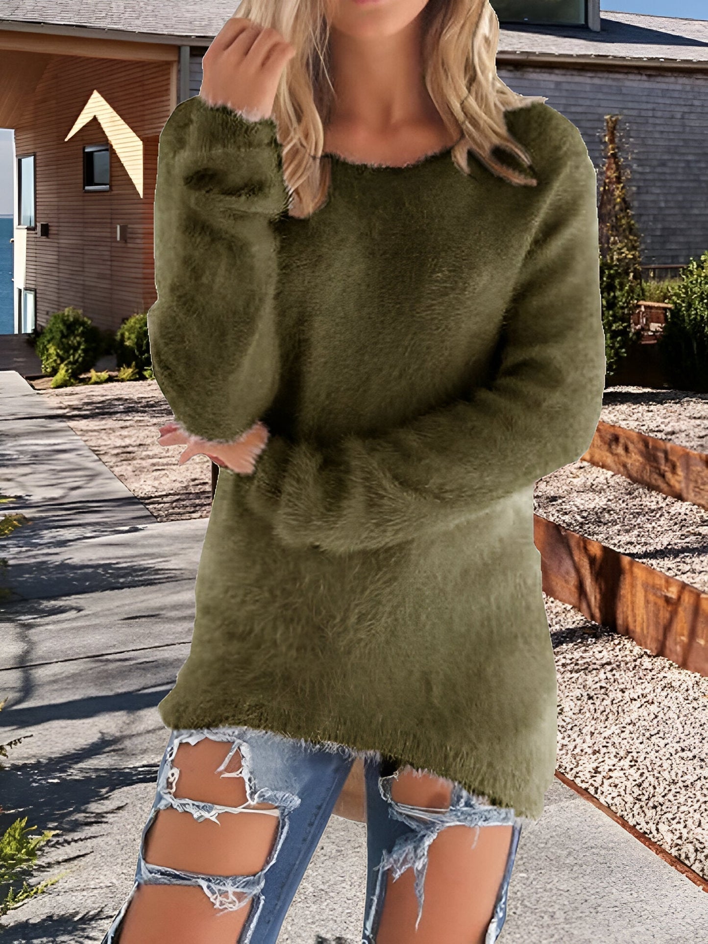 Women's long-sleeved shirt with a soft surface and a relaxed fit