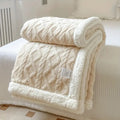 Nostra - Premium cosy blanket made of sherpa