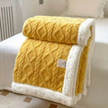 Nostra - Premium cosy blanket made of sherpa
