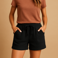 Lette sommershorts med elastisk linning til kvinder | Manya